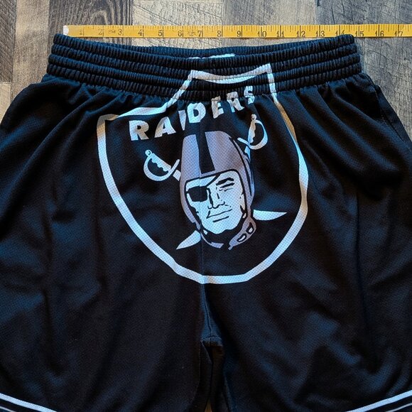 Mitchell & Ness Throwbacks Raiders Shorts Big Face Black Football NFL - Picture 6 of 6